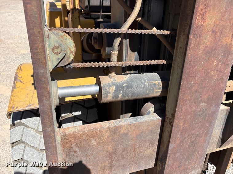 image for item FC2134 Hyster forklift