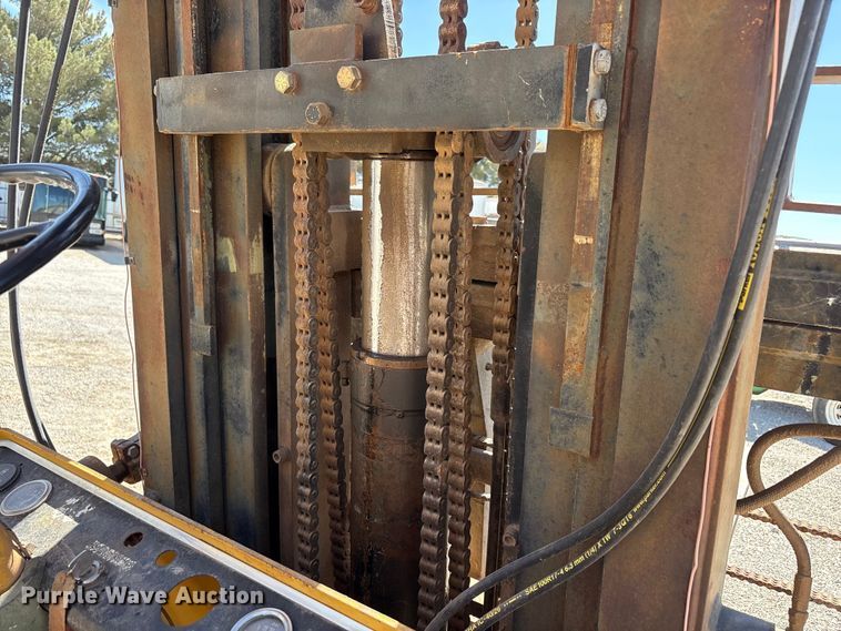 image for item FC2134 Hyster forklift