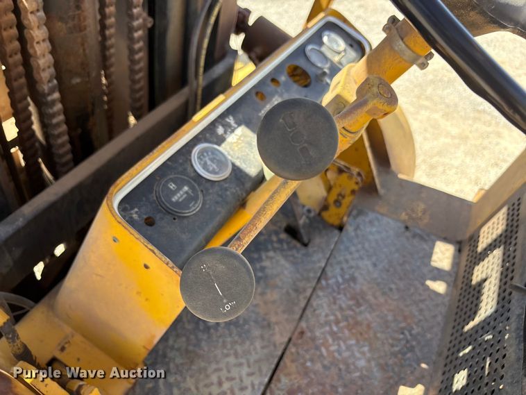 image for item FC2134 Hyster forklift