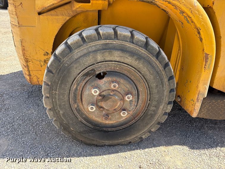 image for item FC2134 Hyster forklift