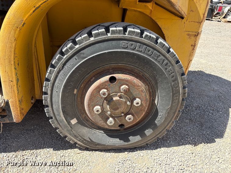 image for item FC2134 Hyster forklift
