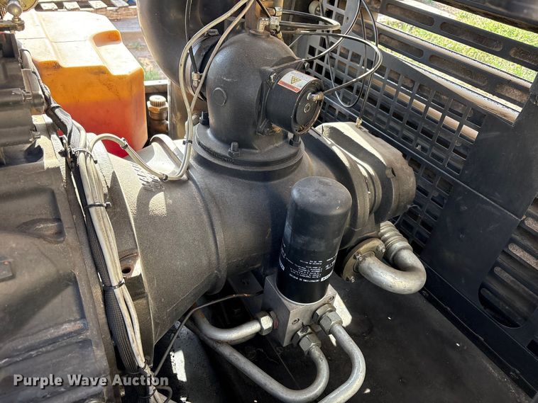 image for item FC2142 2015 Kaeser M122 air compressor