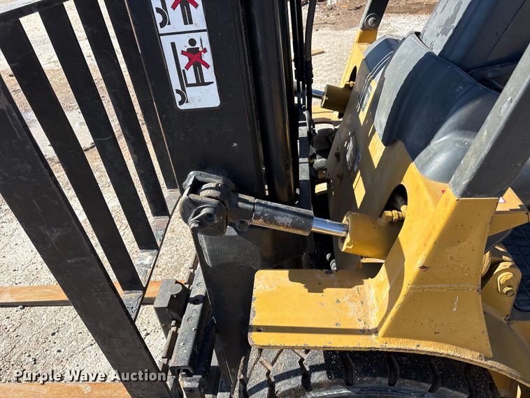 image for item FC2168 Caterpillar GP25K forklift