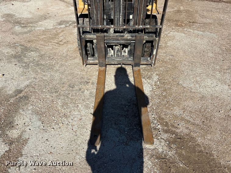 image for item FC2168 Caterpillar GP25K forklift