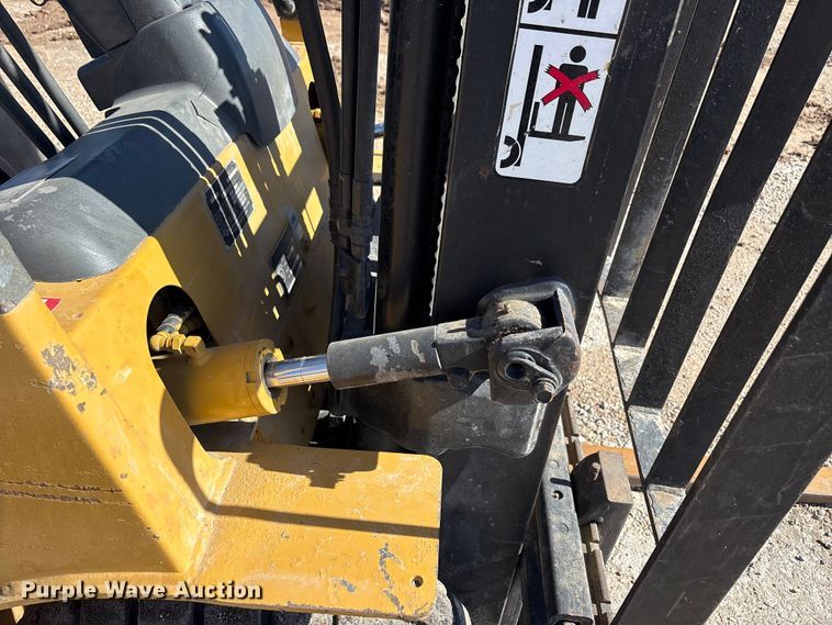 image for item FC2168 Caterpillar GP25K forklift