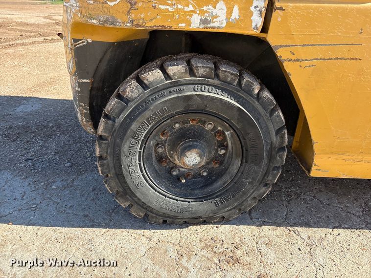 image for item FC2168 Caterpillar GP25K forklift