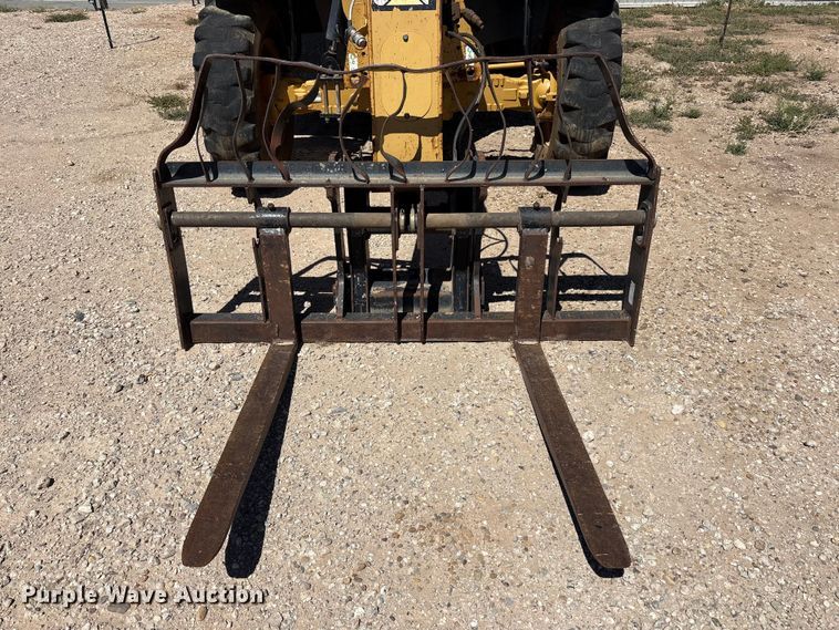 image for item FC2190 2004 Caterpillar TH360B telehandler