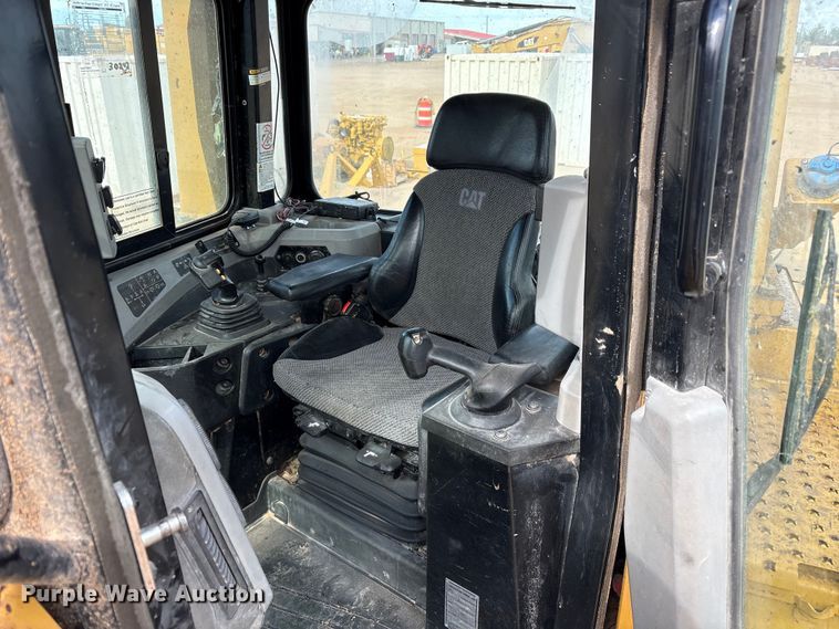 image for item FC2192 2018 Caterpillar D6T XL dozer