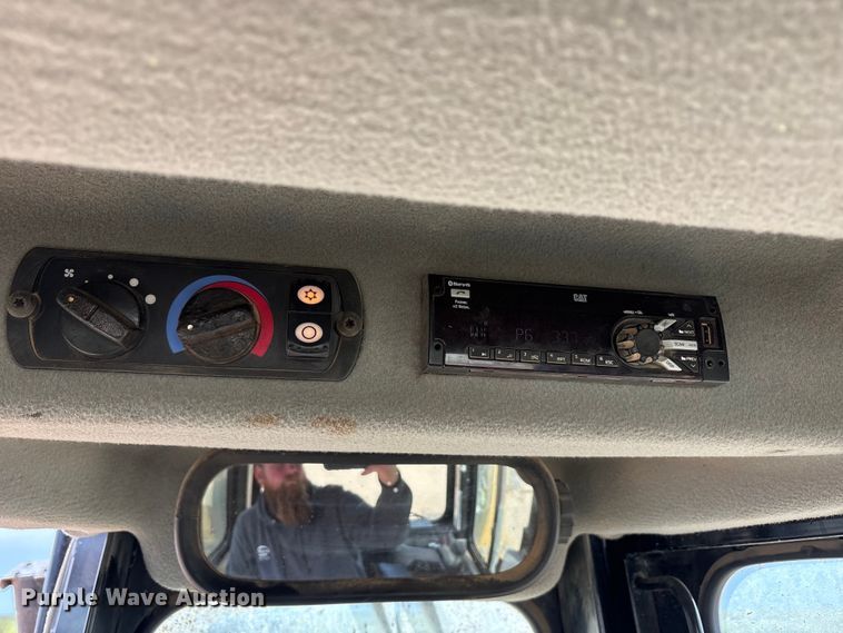 image for item FC2192 2018 Caterpillar D6T XL dozer