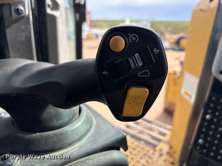 image for item FC2192 2018 Caterpillar D6T XL dozer