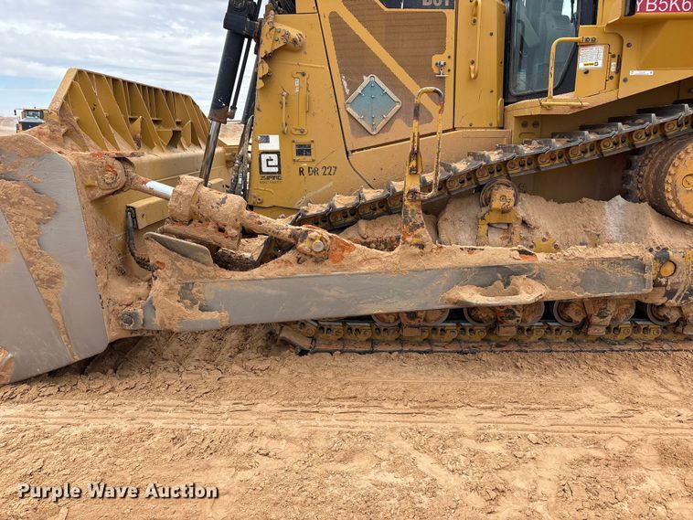 image for item FC2194 2019 Caterpillar D8T dozer