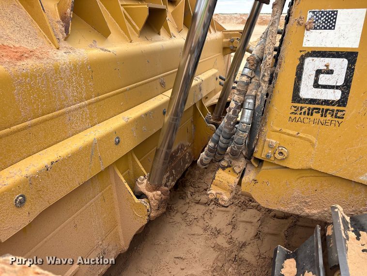 image for item FC2194 2019 Caterpillar D8T dozer
