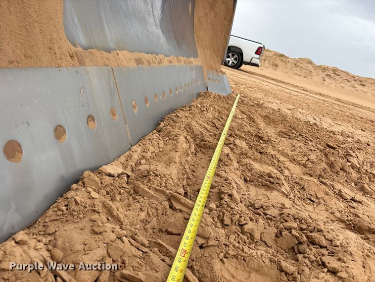 image for item FC2194 2019 Caterpillar D8T dozer