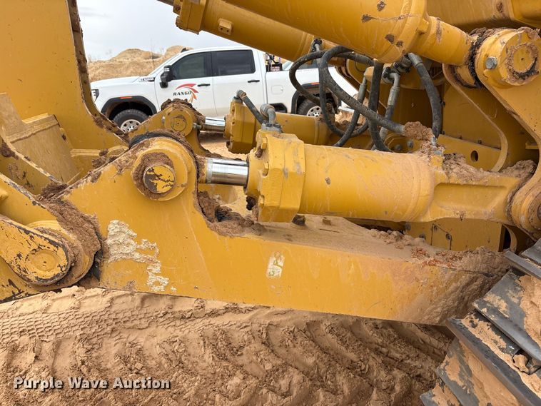 image for item FC2194 2019 Caterpillar D8T dozer