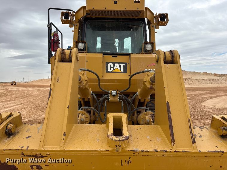 image for item FC2194 2019 Caterpillar D8T dozer