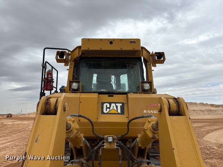 image for item FC2194 2019 Caterpillar D8T dozer