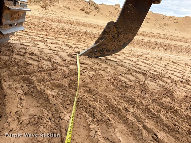 image for item FC2194 2019 Caterpillar D8T dozer