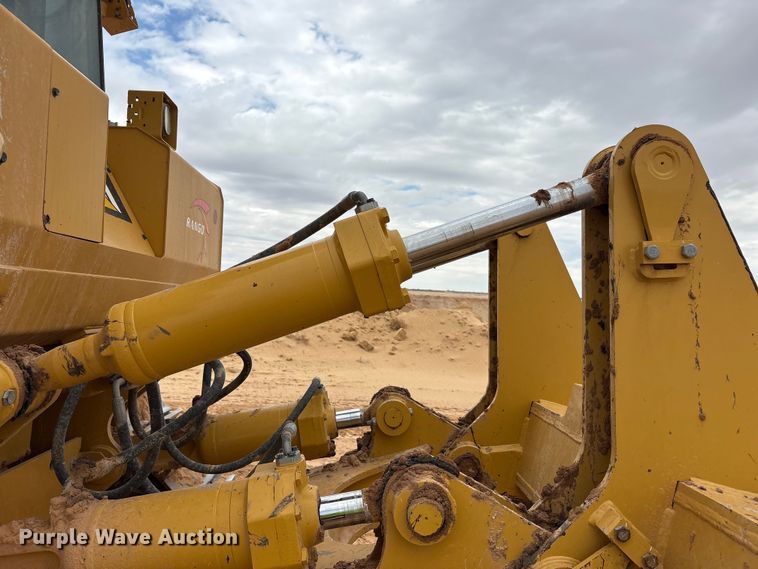 image for item FC2194 2019 Caterpillar D8T dozer