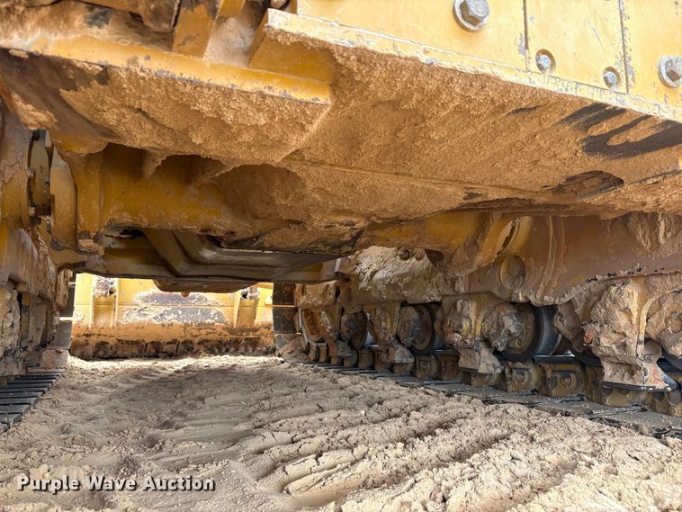 image for item FC2194 2019 Caterpillar D8T dozer
