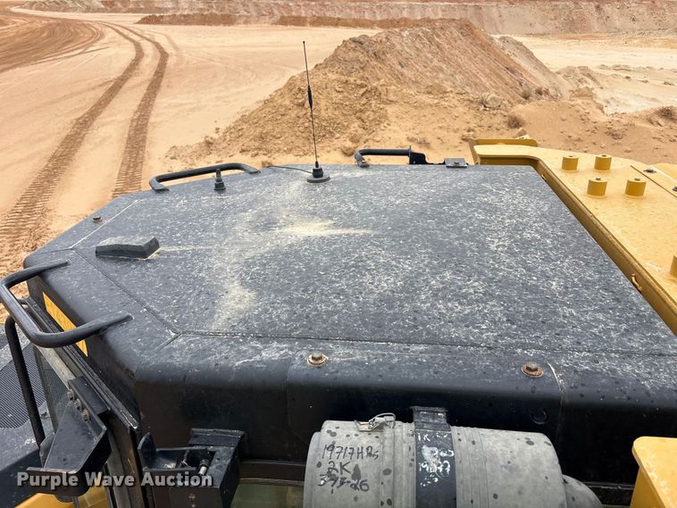image for item FC2194 2019 Caterpillar D8T dozer