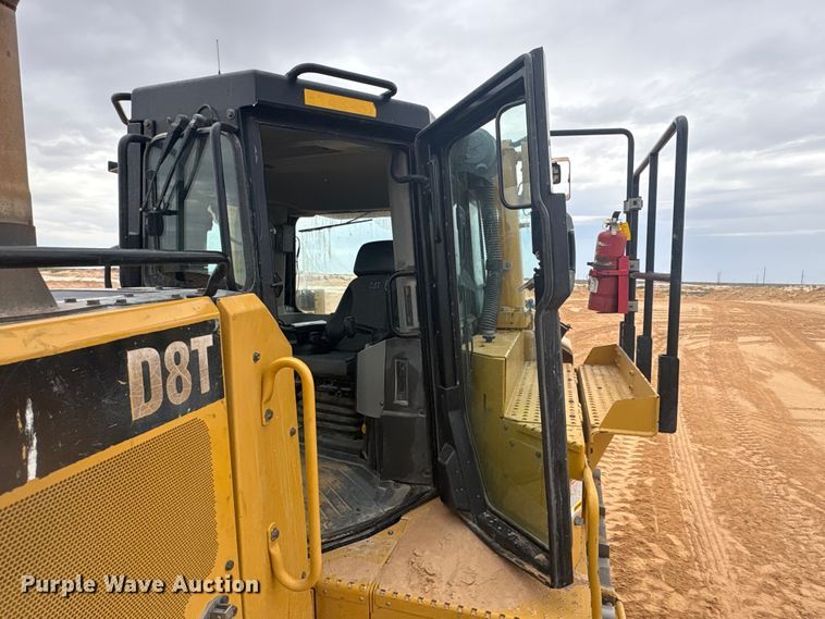 image for item FC2194 2019 Caterpillar D8T dozer