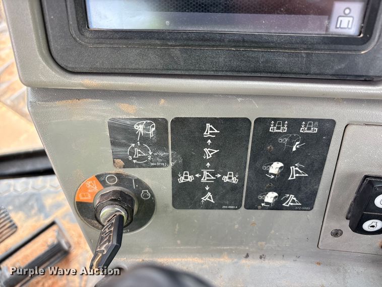 image for item FC2194 2019 Caterpillar D8T dozer