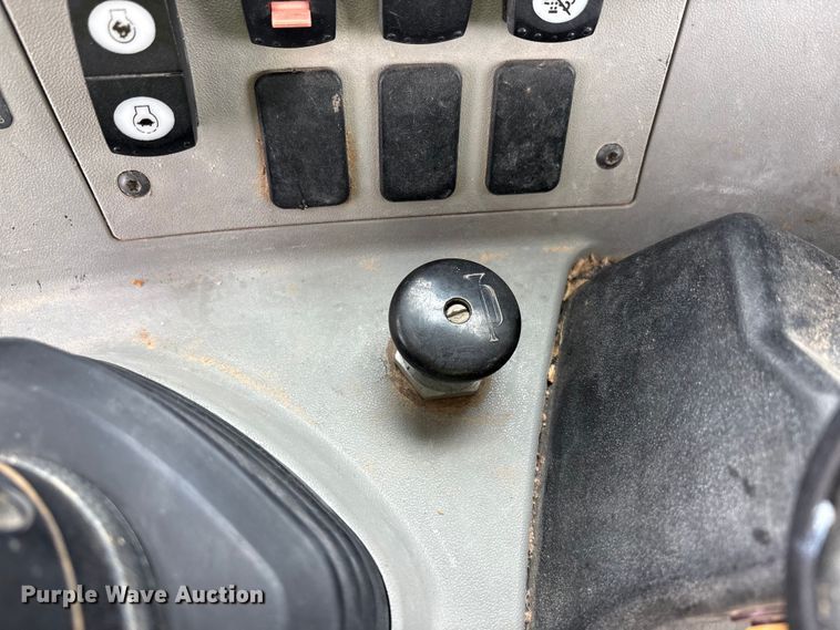 image for item FC2194 2019 Caterpillar D8T dozer