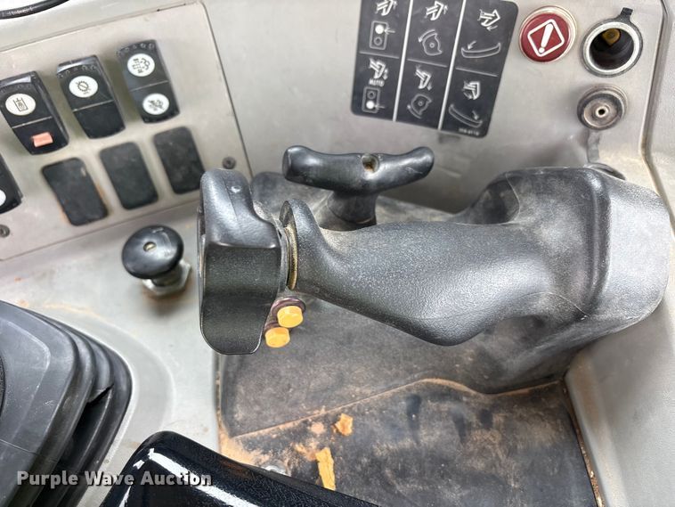 image for item FC2194 2019 Caterpillar D8T dozer