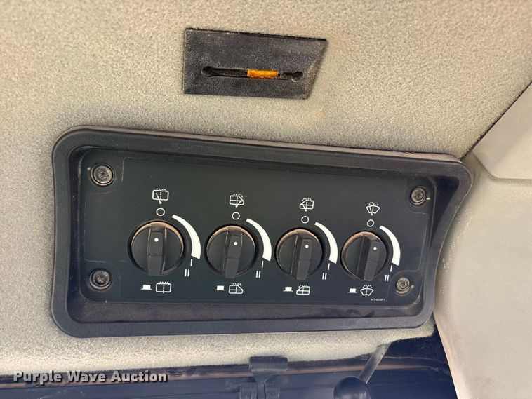 image for item FC2194 2019 Caterpillar D8T dozer