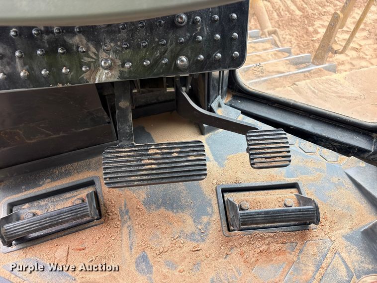 image for item FC2194 2019 Caterpillar D8T dozer