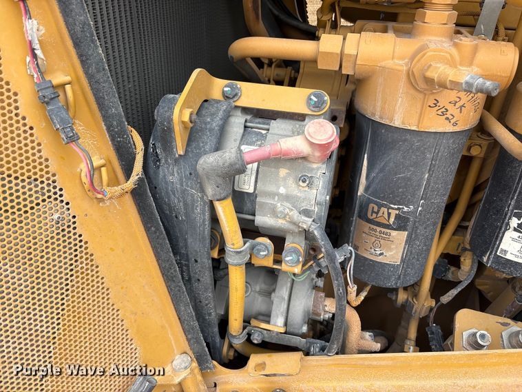 image for item FC2194 2019 Caterpillar D8T dozer