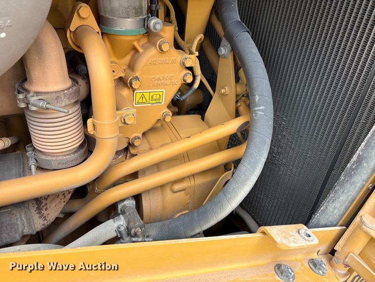 image for item FC2194 2019 Caterpillar D8T dozer