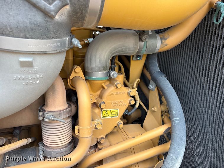 image for item FC2194 2019 Caterpillar D8T dozer