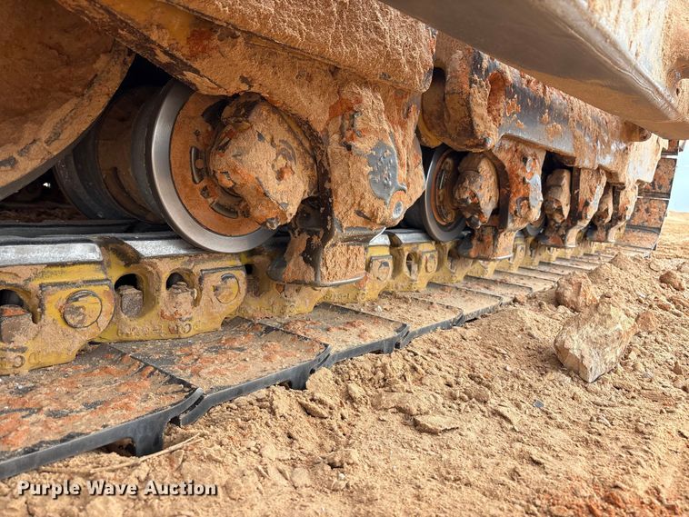 image for item FC2194 2019 Caterpillar D8T dozer