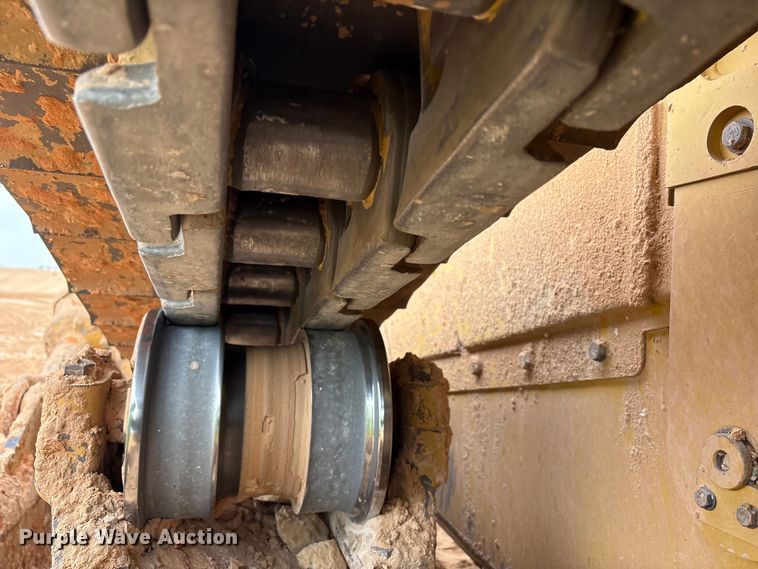 image for item FC2194 2019 Caterpillar D8T dozer