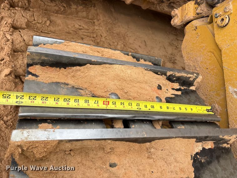 image for item FC2194 2019 Caterpillar D8T dozer