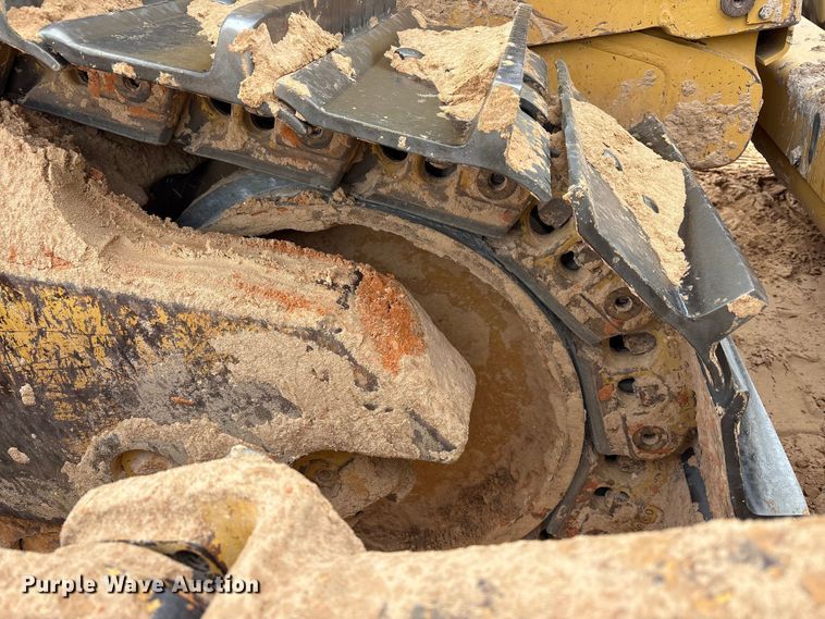 image for item FC2194 2019 Caterpillar D8T dozer