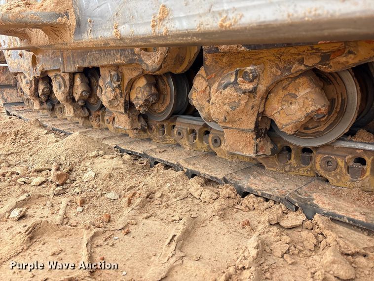 image for item FC2194 2019 Caterpillar D8T dozer