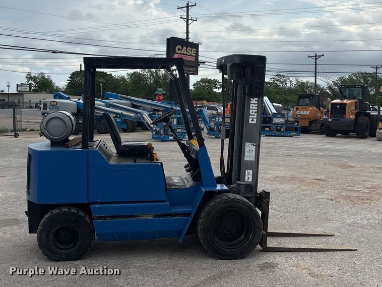 image for item FC2195 Clark GPS30MB forklift