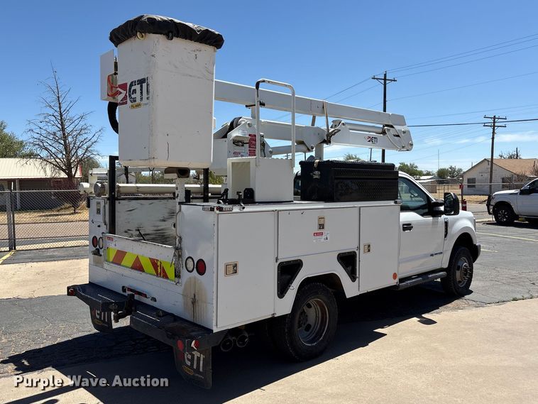 image for item FC2213 2019 Ford F350 Super Duty XL bucket truck