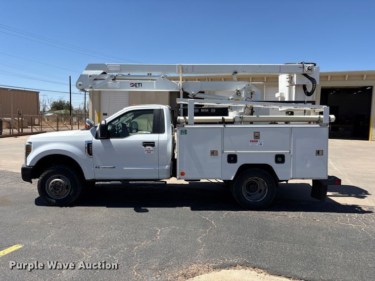 image for item FC2213 2019 Ford F350 Super Duty XL bucket truck