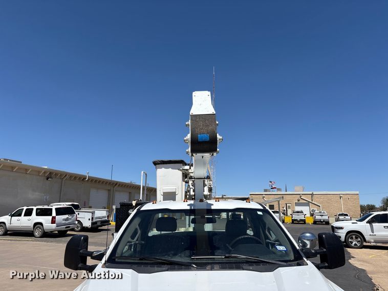 image for item FC2213 2019 Ford F350 Super Duty XL bucket truck