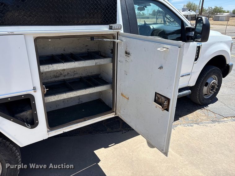 image for item FC2213 2019 Ford F350 Super Duty XL bucket truck