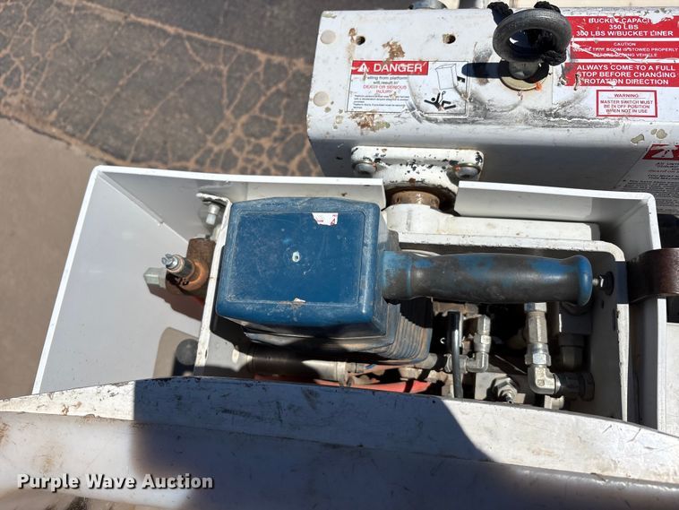 image for item FC2213 2019 Ford F350 Super Duty XL bucket truck