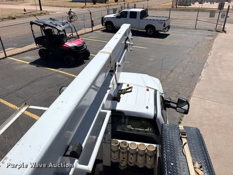 image for item FC2213 2019 Ford F350 Super Duty XL bucket truck