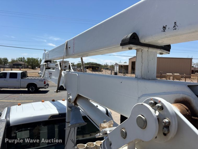 image for item FC2213 2019 Ford F350 Super Duty XL bucket truck