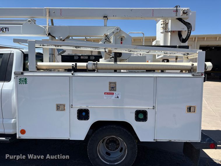 image for item FC2213 2019 Ford F350 Super Duty XL bucket truck