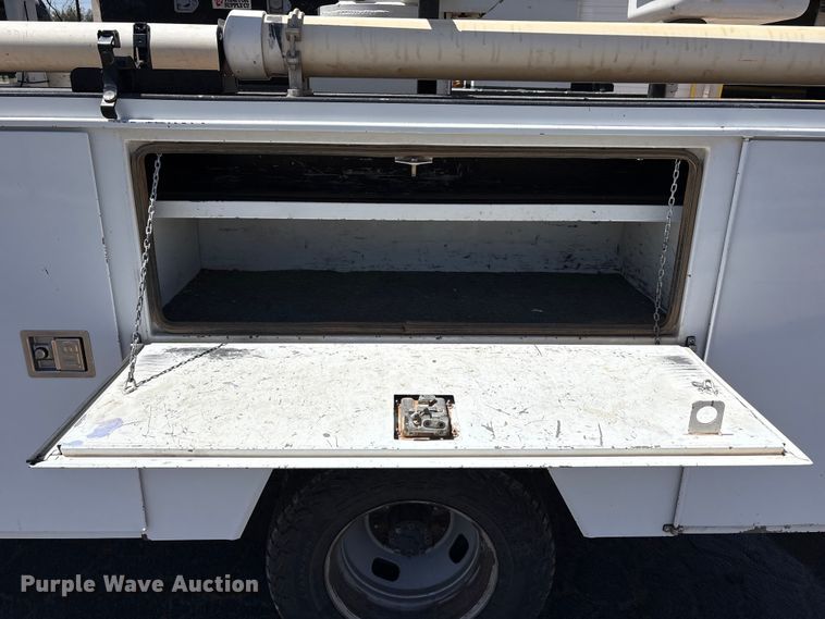 image for item FC2213 2019 Ford F350 Super Duty XL bucket truck