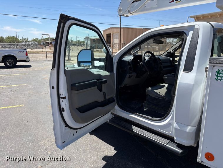 image for item FC2213 2019 Ford F350 Super Duty XL bucket truck
