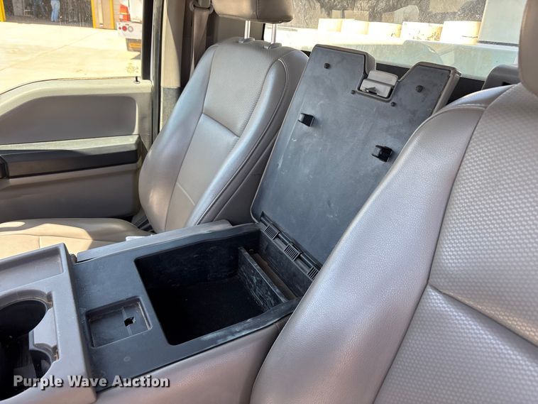 image for item FC2213 2019 Ford F350 Super Duty XL bucket truck